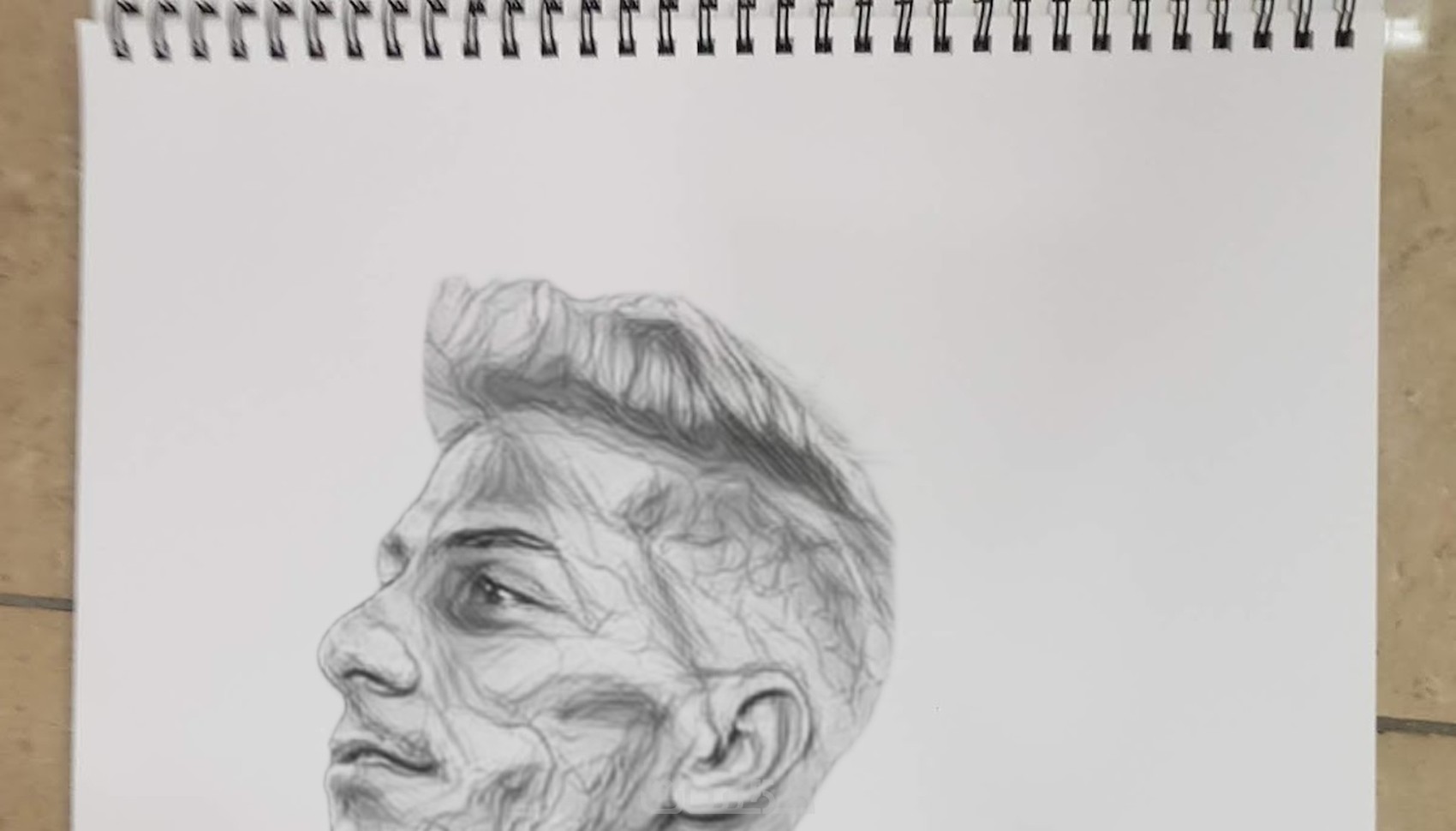 رسم الاشخاص بالقلم الرصاص - خمسات